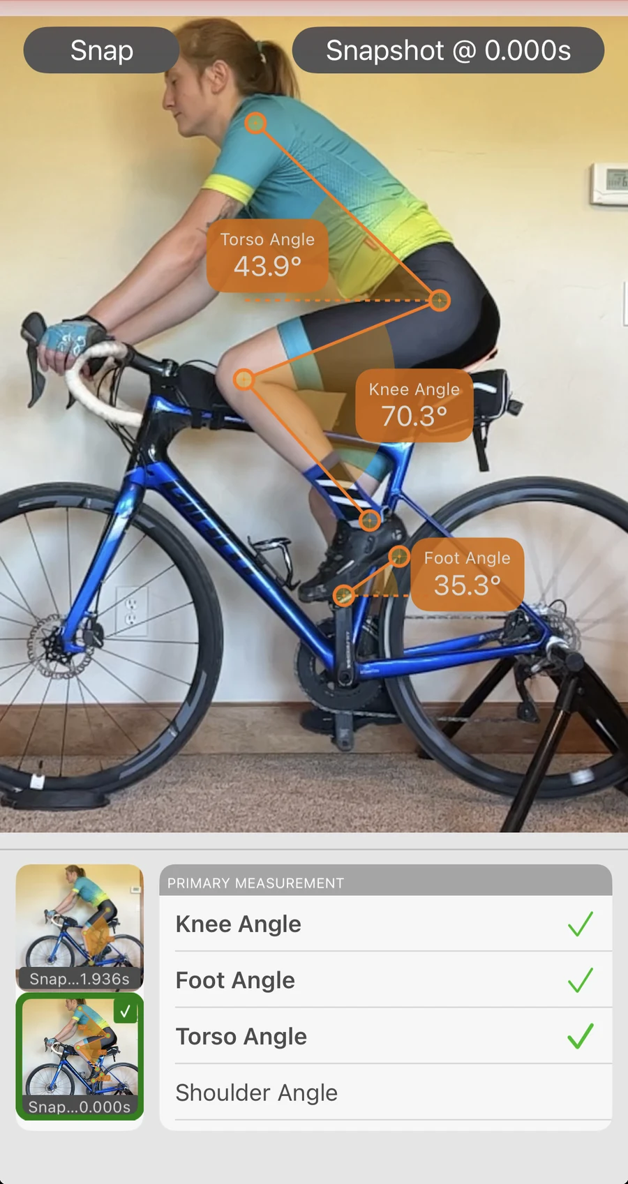 A Bike Fast Fit Elite snapshot at zero seconds with torso, knee and foot angles measured on the frozen frame, and a second snapshot thumbnail beside it