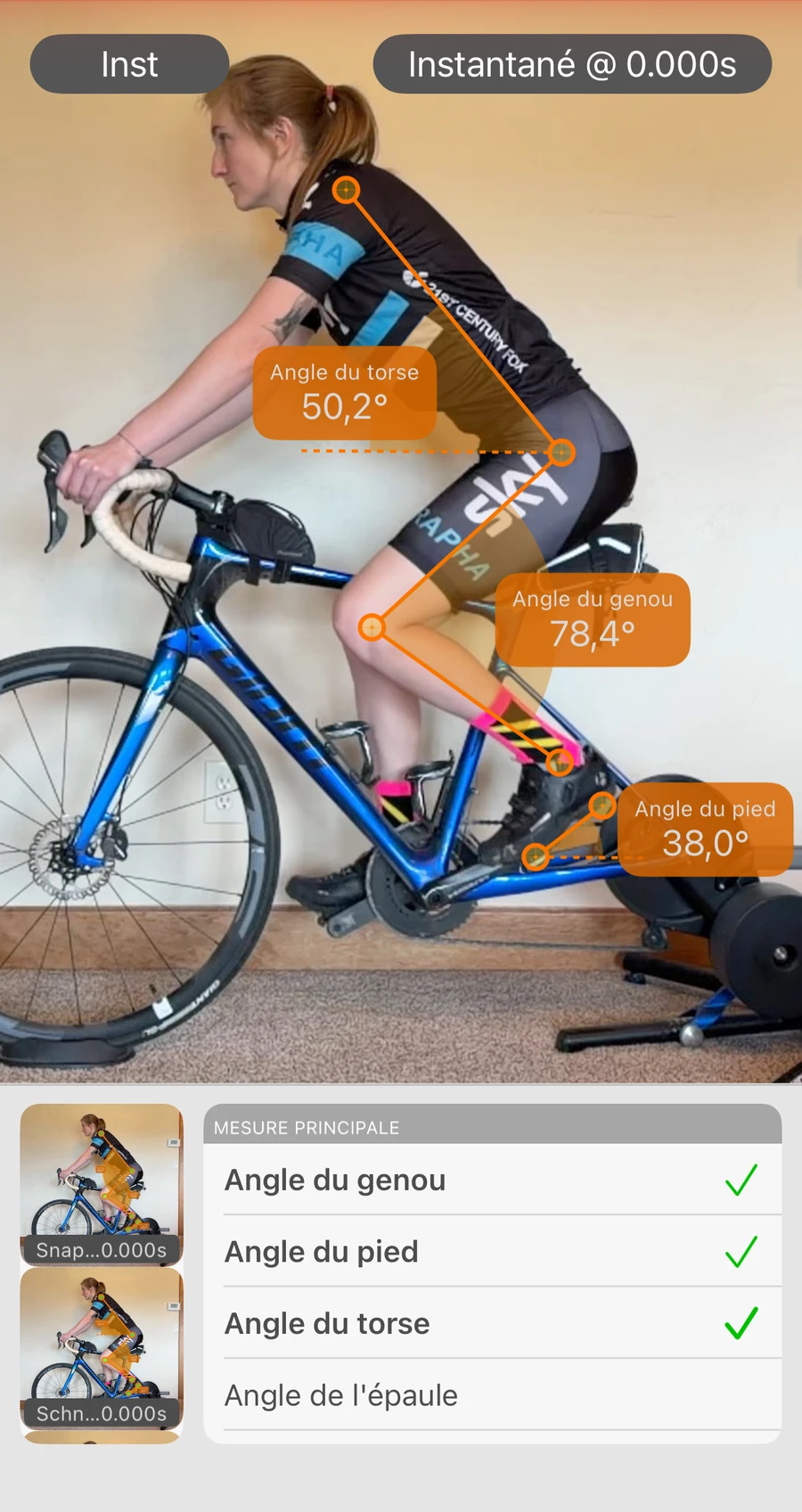 Un instantané Bike Fast Fit Elite à zéro seconde avec les angles du torse, du genou et du pied mesurés sur l'image figée, et la vignette d'un second instantané à côté
