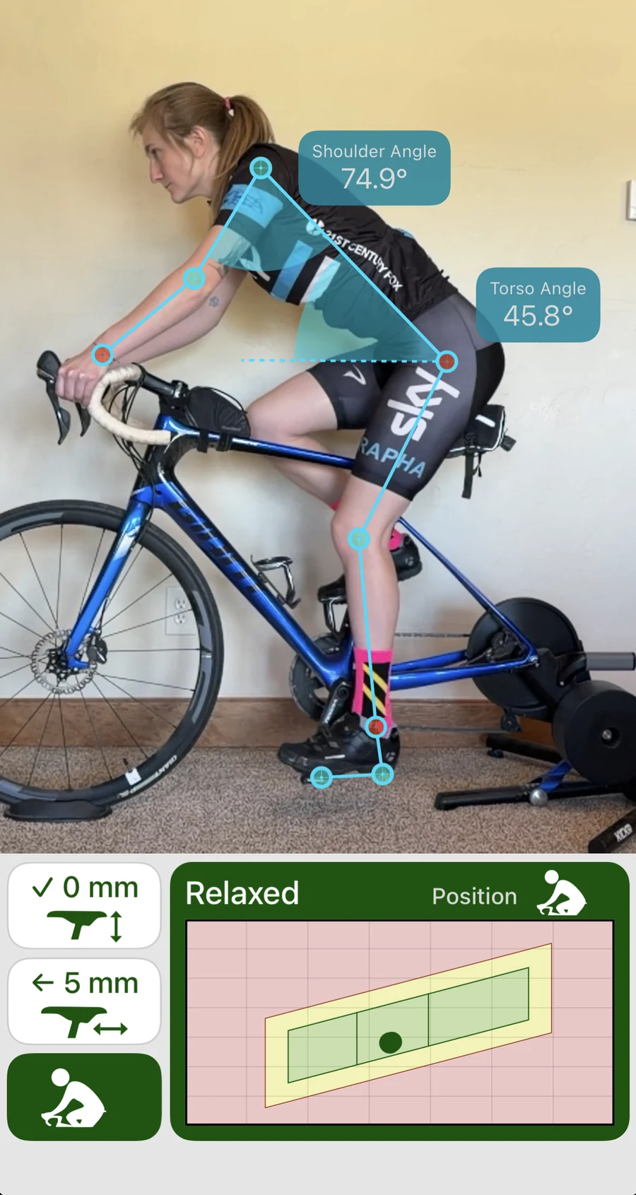 Bike Fast Fit EZ showing a tracked rider with shoulder and torso angles, alongside saddle height, saddle fore and aft, and a Relaxed riding position result